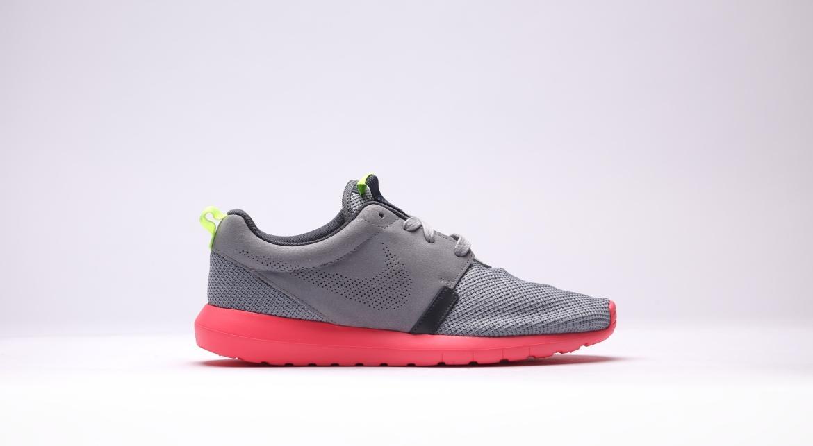 Nike Roshe Nm Fb "hot Lava Sole"