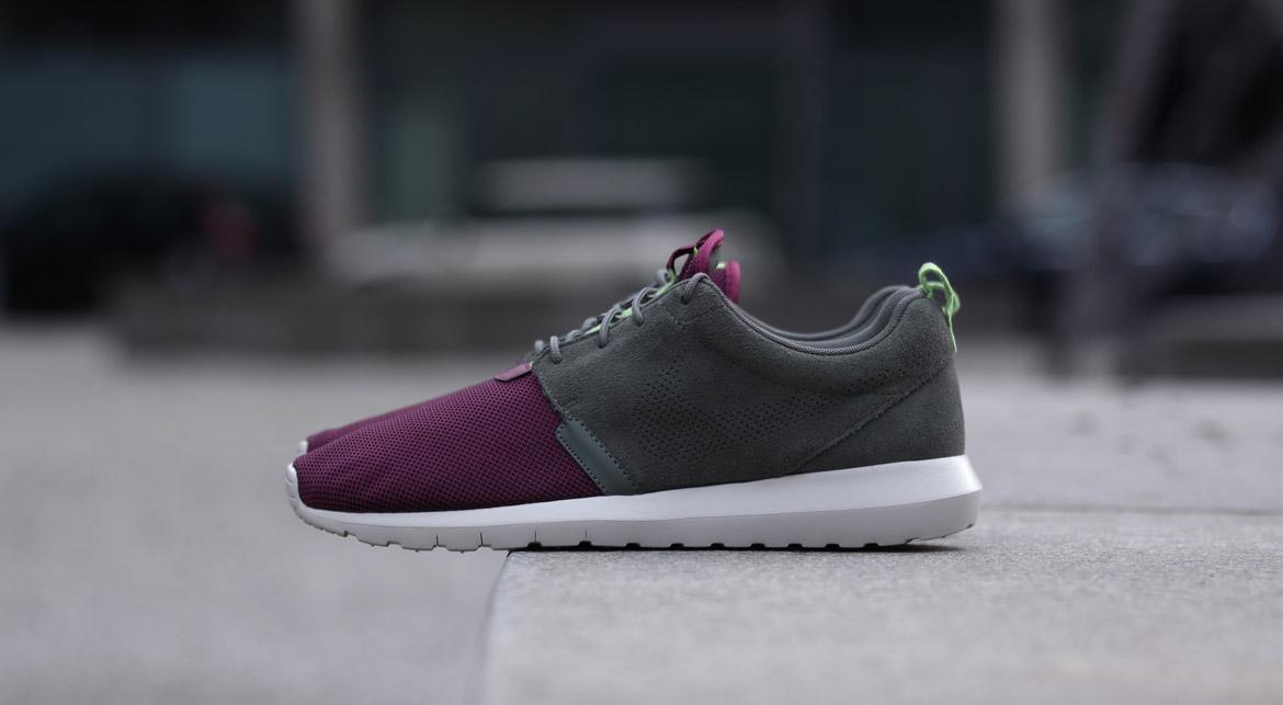 Nike Rosherun Nm FB  display picture 1