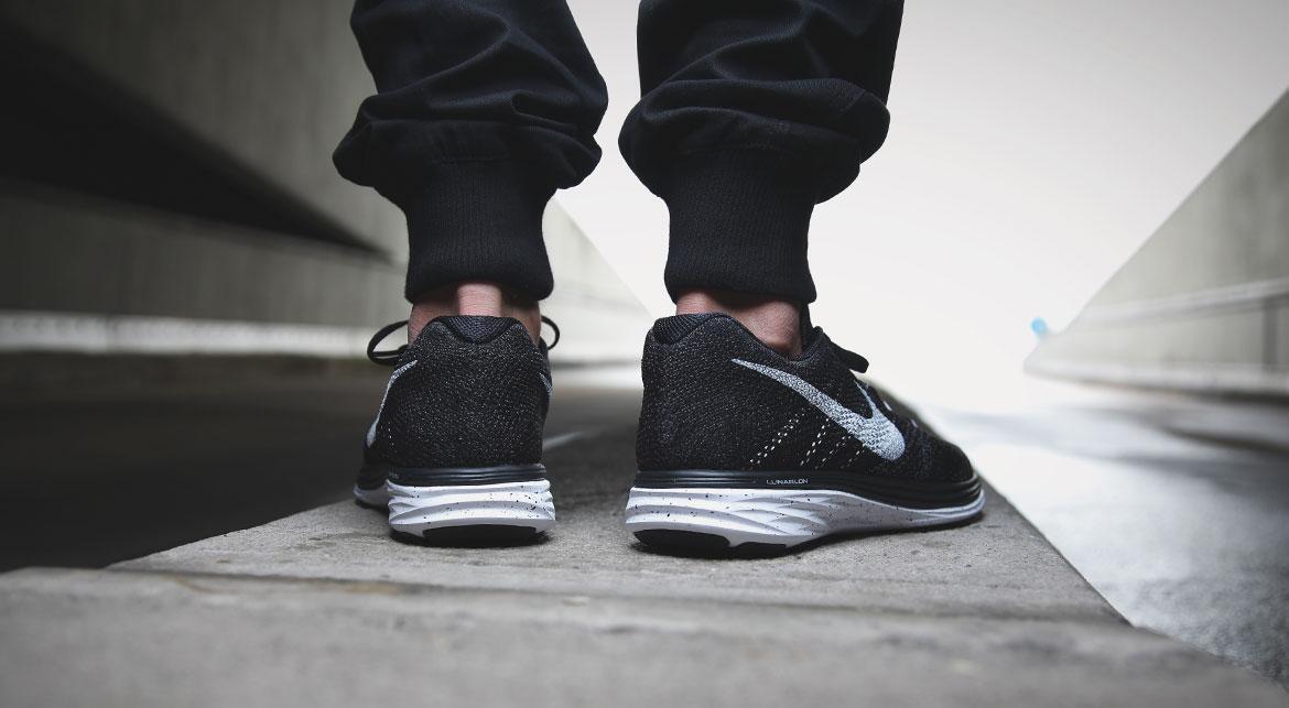 Nike Flyknit Lunar 3 'Oreo' - Image 8