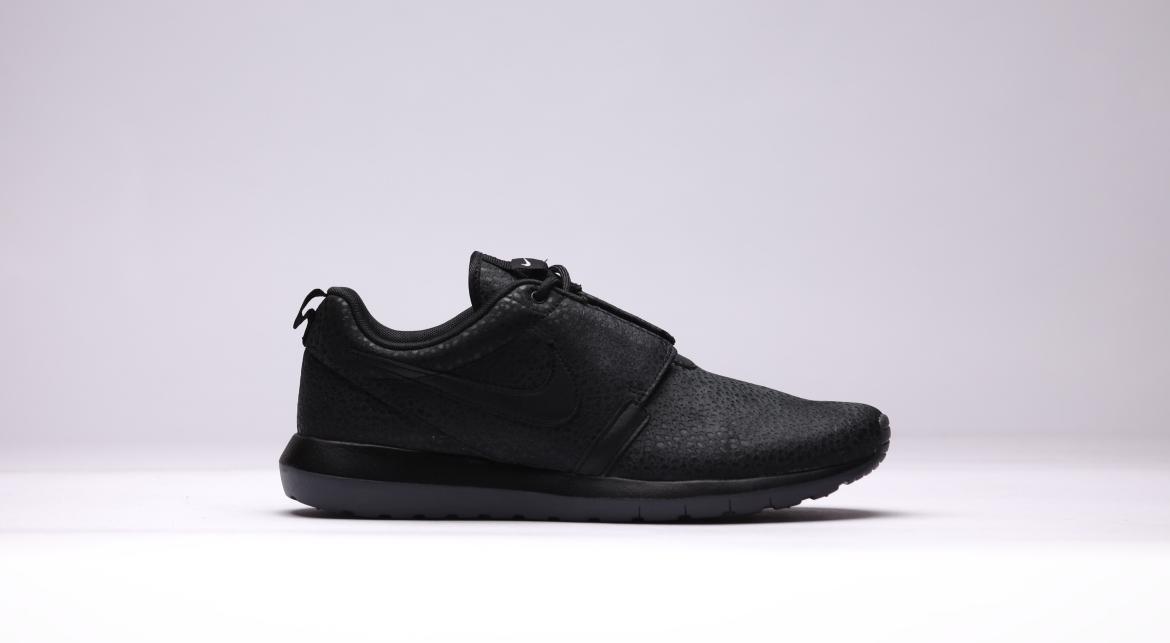 Nike Rosherun NM Safari "All Black"