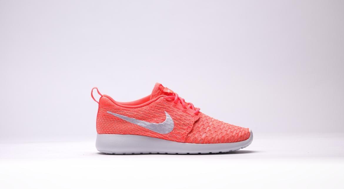 Nike Wmns Roshe One Flyknit "hot Lava"