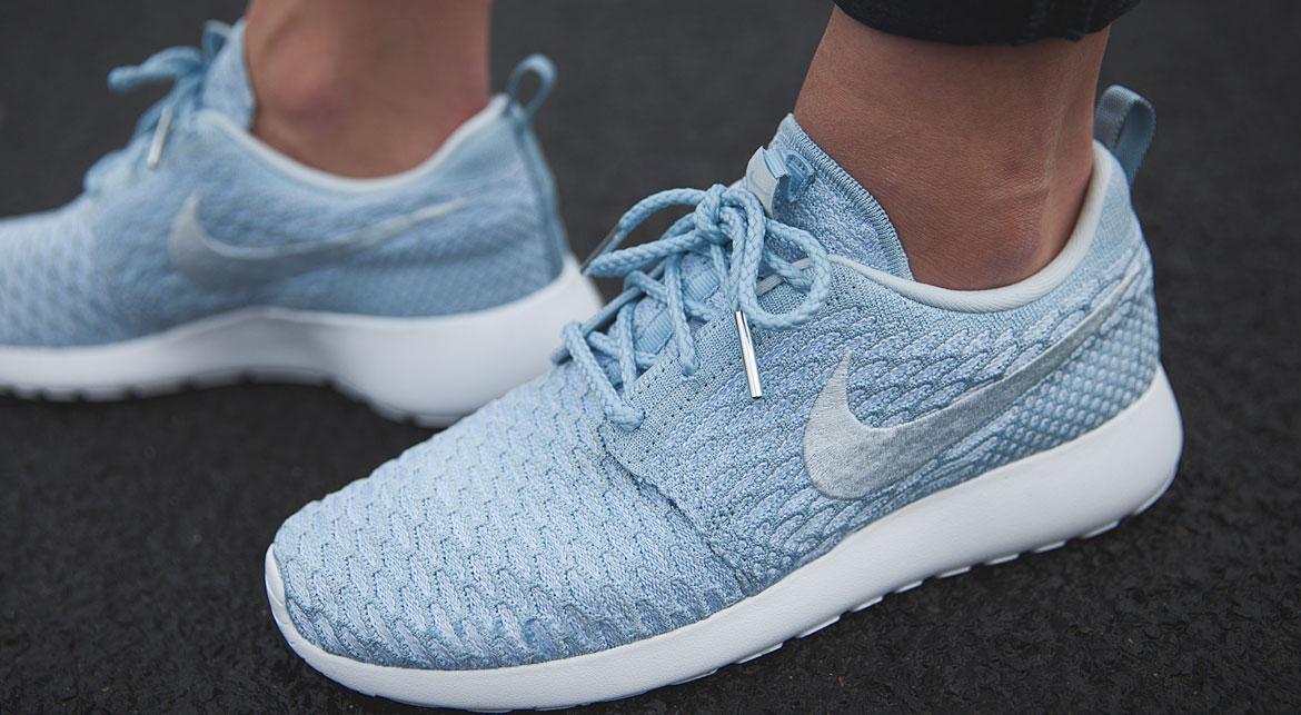 Nike Wmns Roshe One Flyknit "Armory Blue"