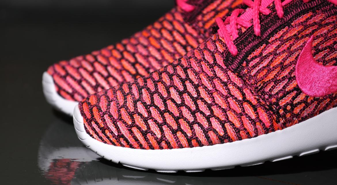Nike Wmns Rosherun Flyknit "Pink Pow"