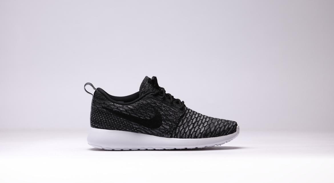 Nike Rosherun Flyknit 'Dark Grey' (Women's) - Image 2