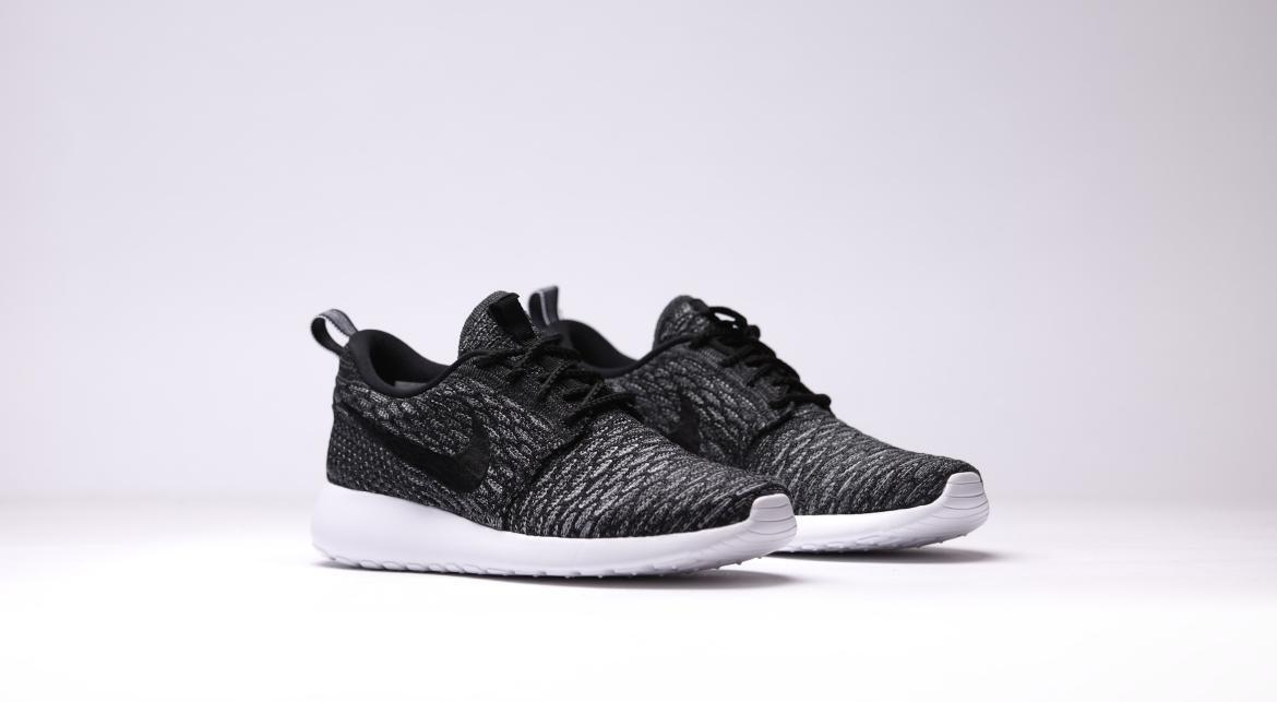 Nike Rosherun Flyknit 'Dark Grey' (Women's) - Image 3