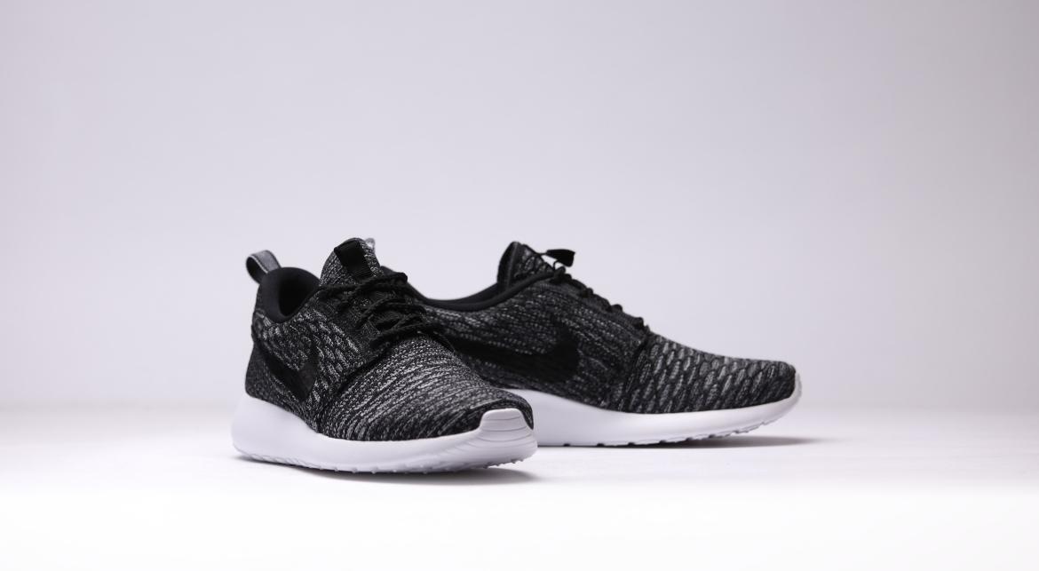 Nike Rosherun Flyknit 'Dark Grey' (Women's) - Image 4