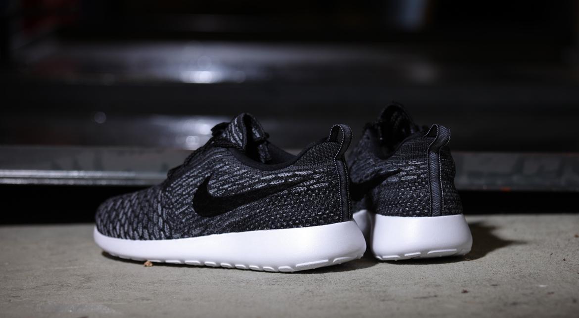 Nike Rosherun Flyknit 'Dark Grey' (Women's) - Image 8