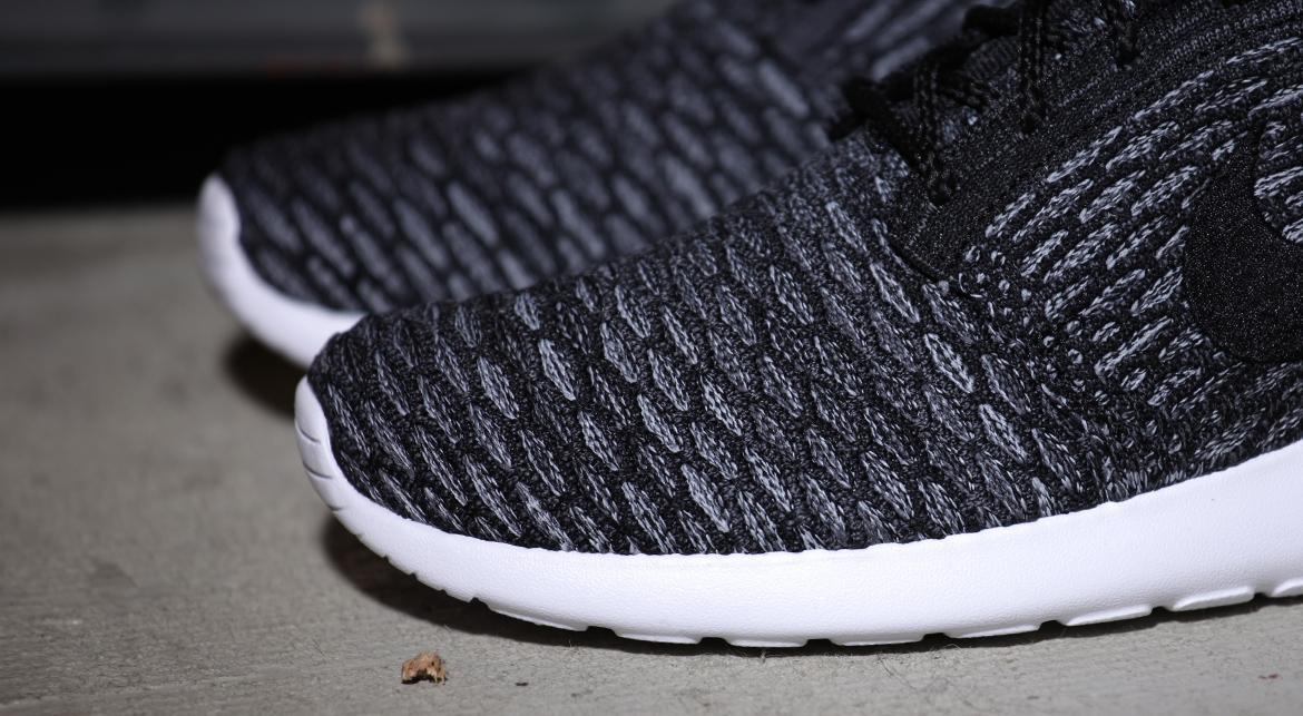 Nike Rosherun Flyknit 'Dark Grey' (Women's) - Image 9