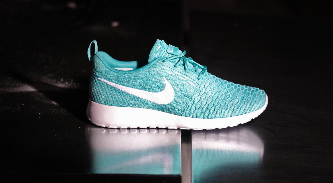 Sneakers Nike Roshe One Femme Beige Mid Courir Roshe Run Jordan