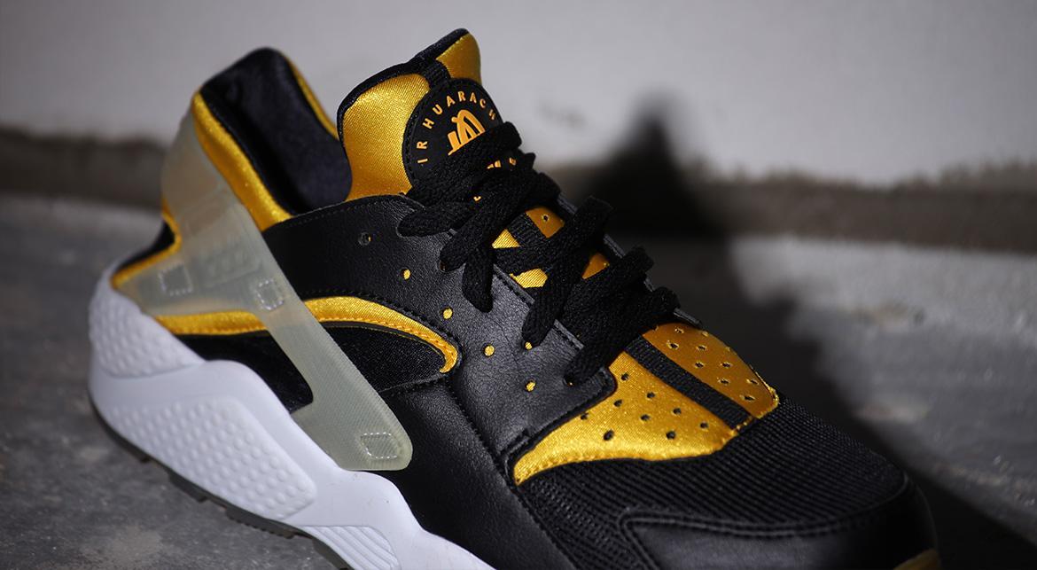 Nike Air Huarache Run "Black/UniversityGold" - Image 6