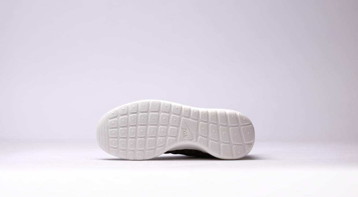 Nike Rosherun 'Bronzine' (Women's) - Image 5
