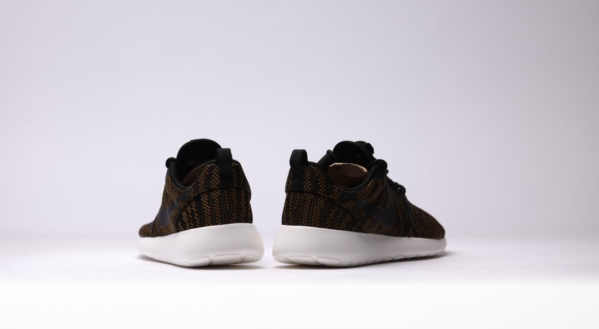 Nike Rosherun 'Bronzine' (Women's) - Image 6