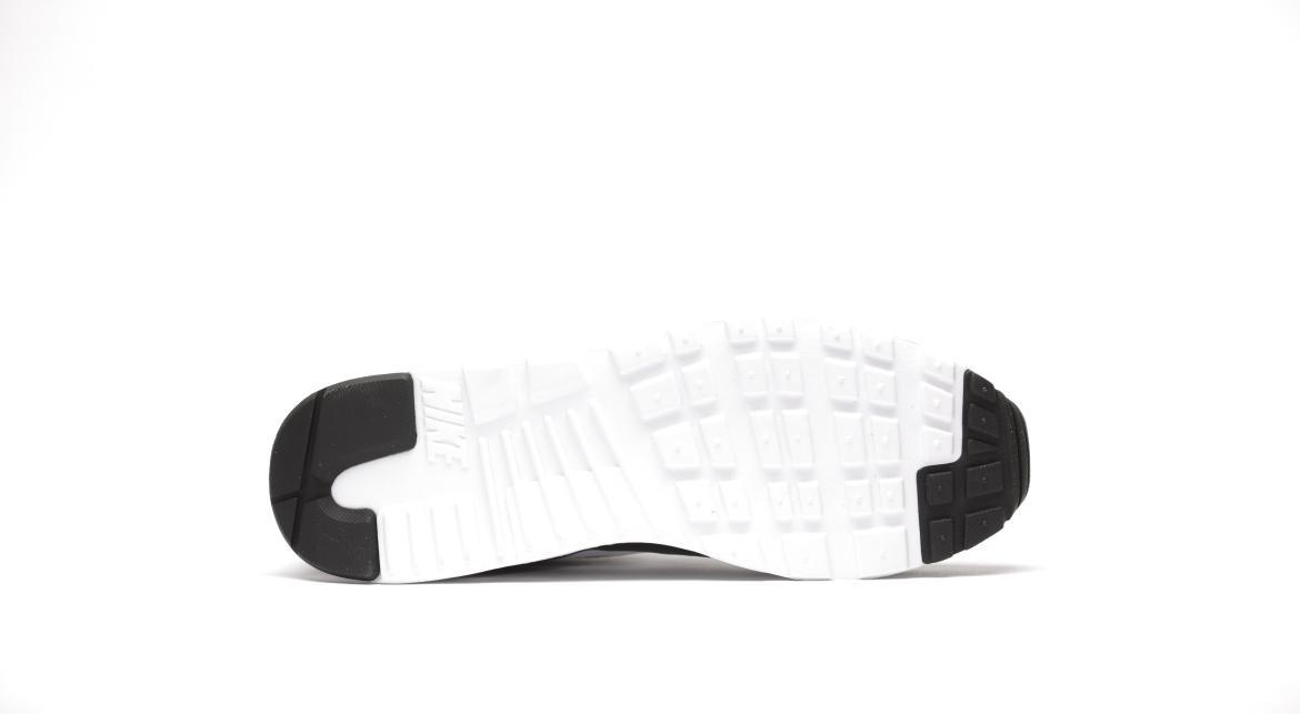 Nike Air Max Tavas "Black N White"