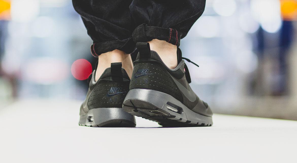 nike air max tavas triple black