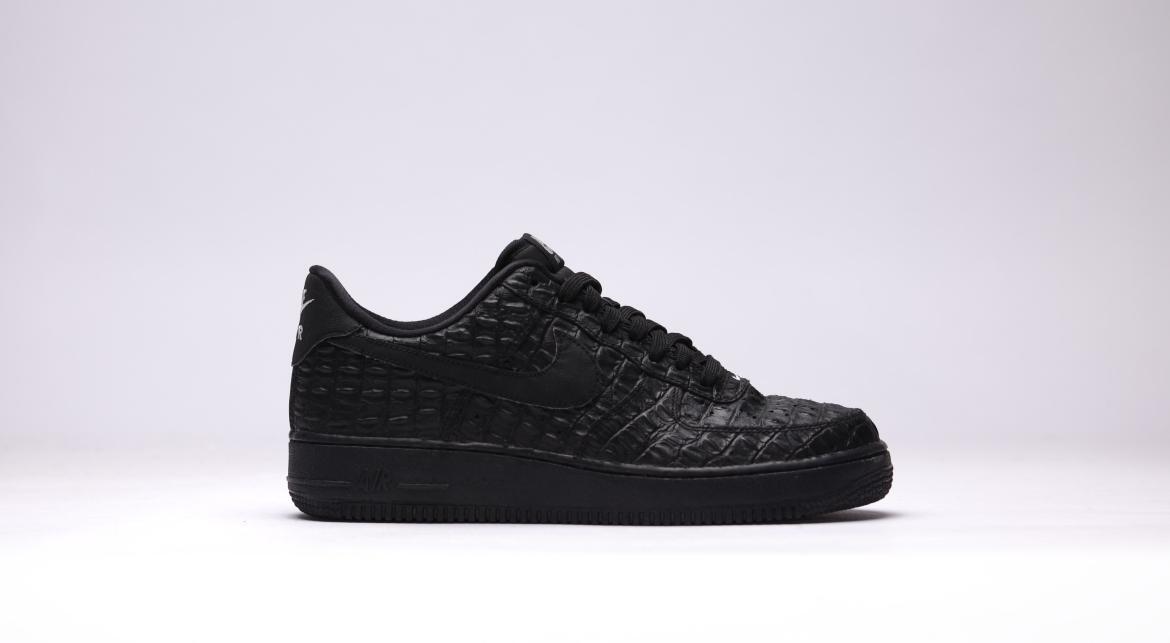 Nike Air Force 1 '07 Lv8 "All Black"