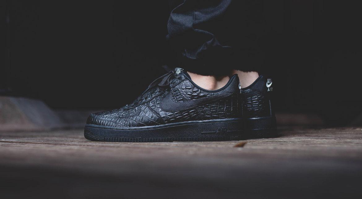 Nike Air Force 1 '07 Lv8 "All Black" - Image 7
