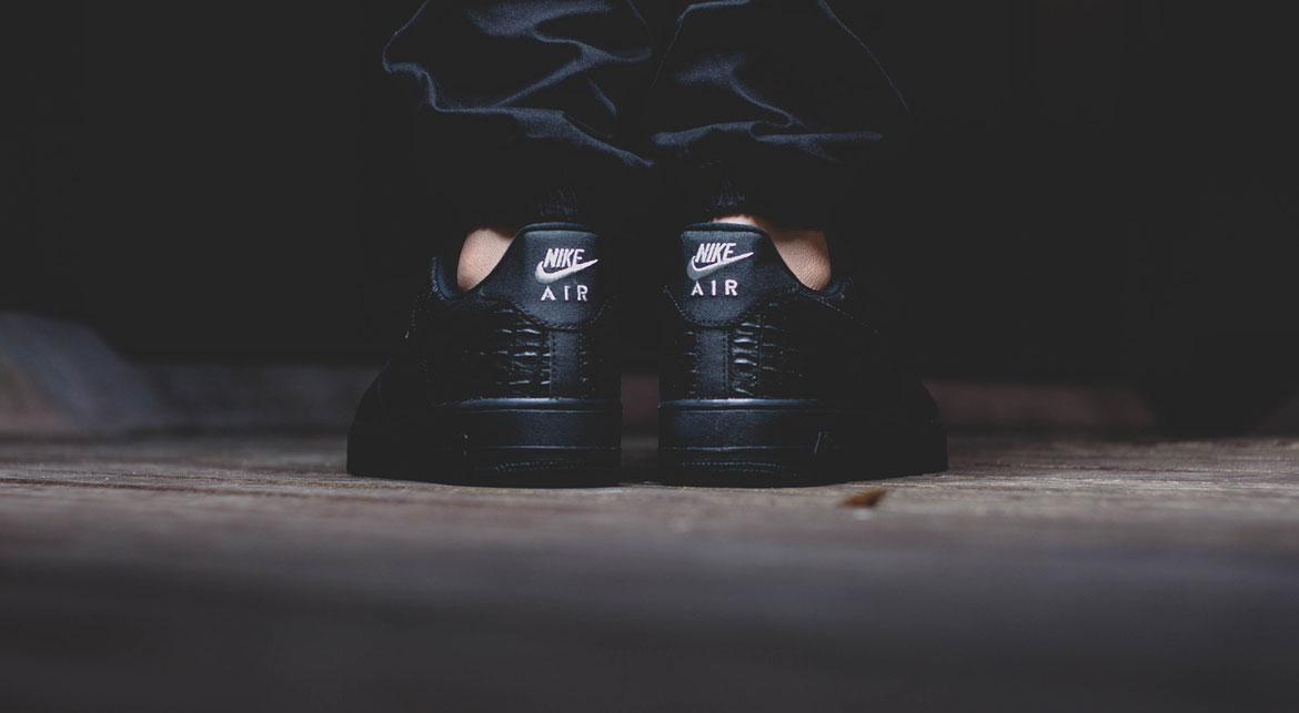 Nike Air Force 1 '07 Lv8 "All Black" - Image 9