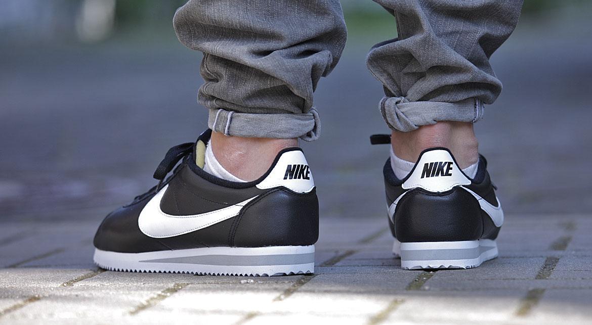 Sneaker Nike Cortez Black On Feet Black Nike Cortez On Feet Nike