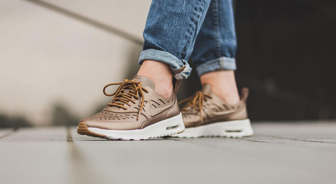 Nike Air Max Thea Metallic Golden - Image 7