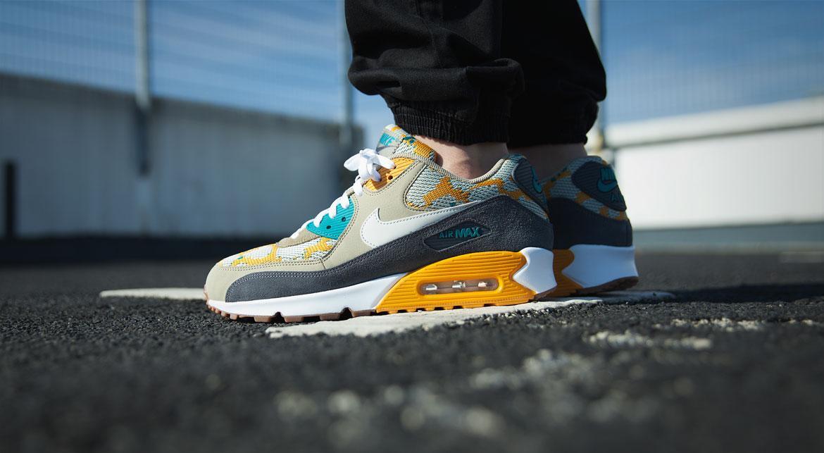 Nike Air Max 90 'Canyon Gold' - Image 7