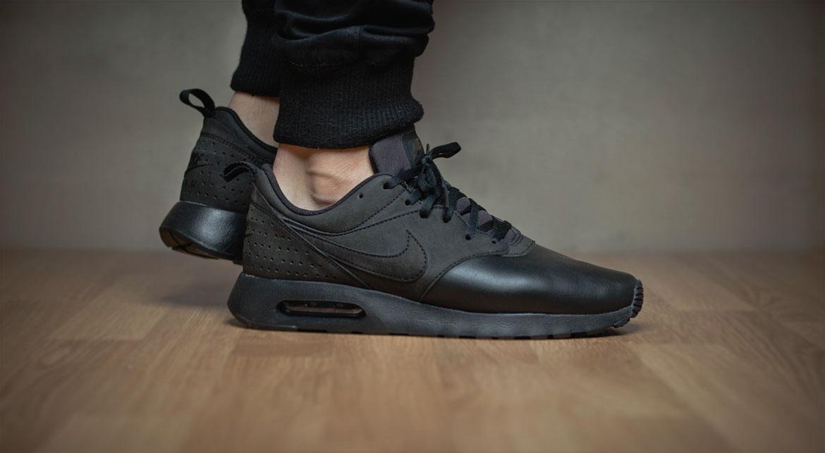 nike air max tavas triple black