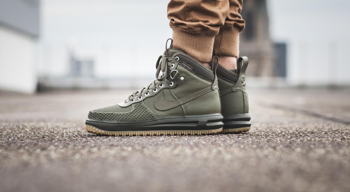 nike duck boots olive