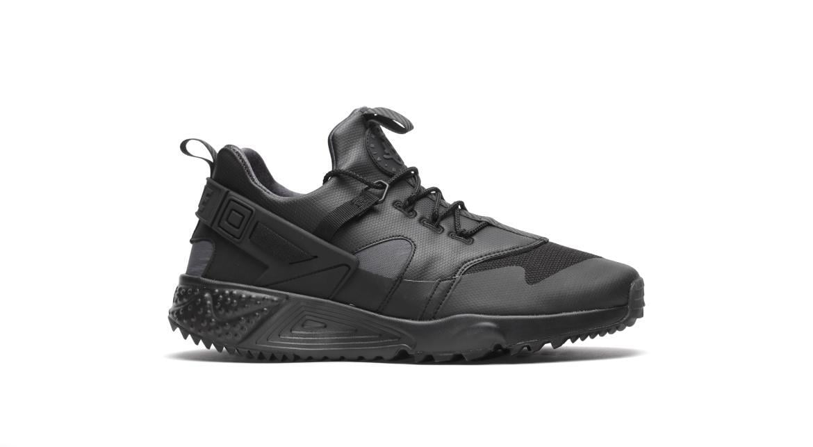 nike huarache utility triple black