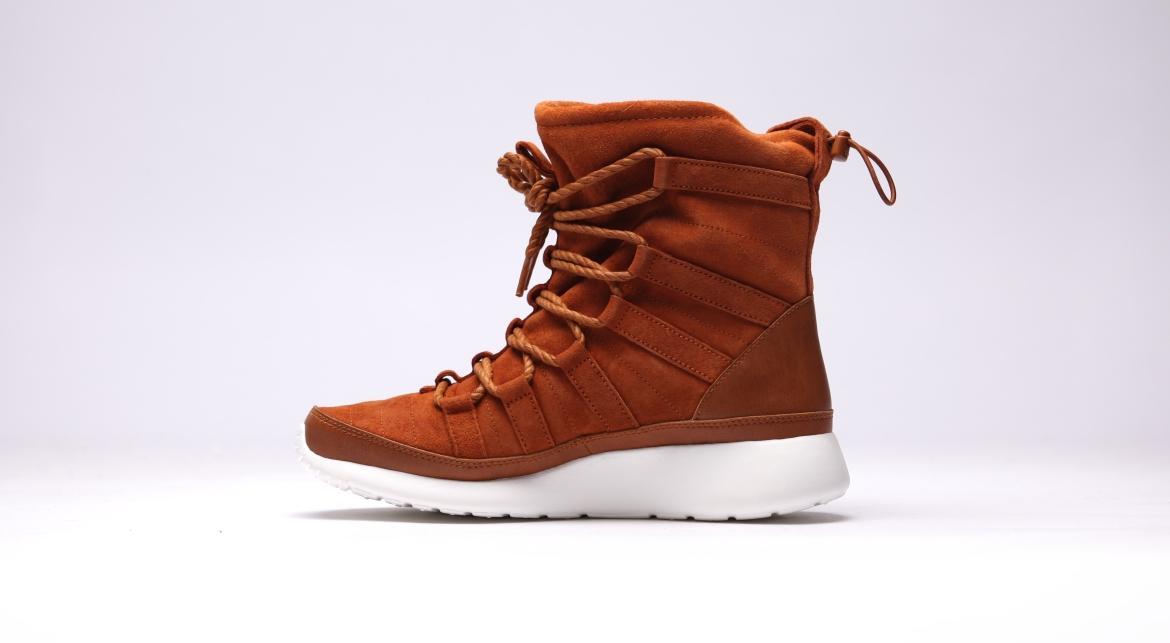 Wmns Roshe One Hi Suede "Tawny" | 807426-200 | STORE