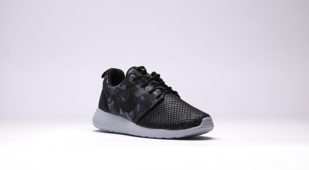 Nike Roshe One 'All Black' - Image 3