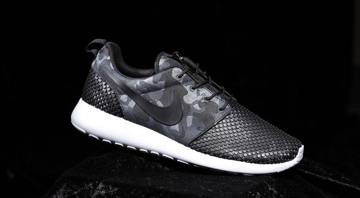 Nike Roshe One 'All Black' - Image 7
