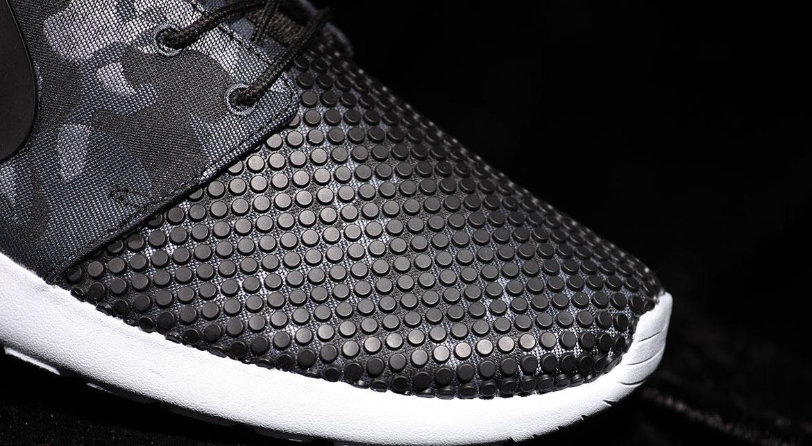 Nike Roshe One 'All Black' - Image 8