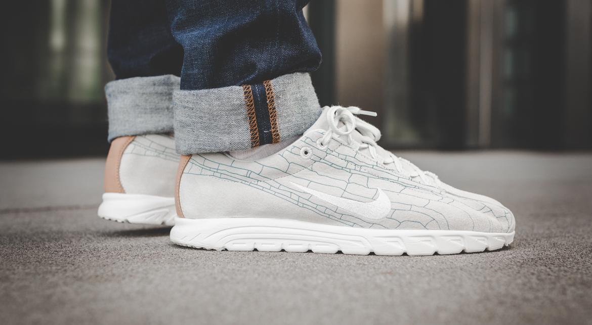 white mayfly trainers