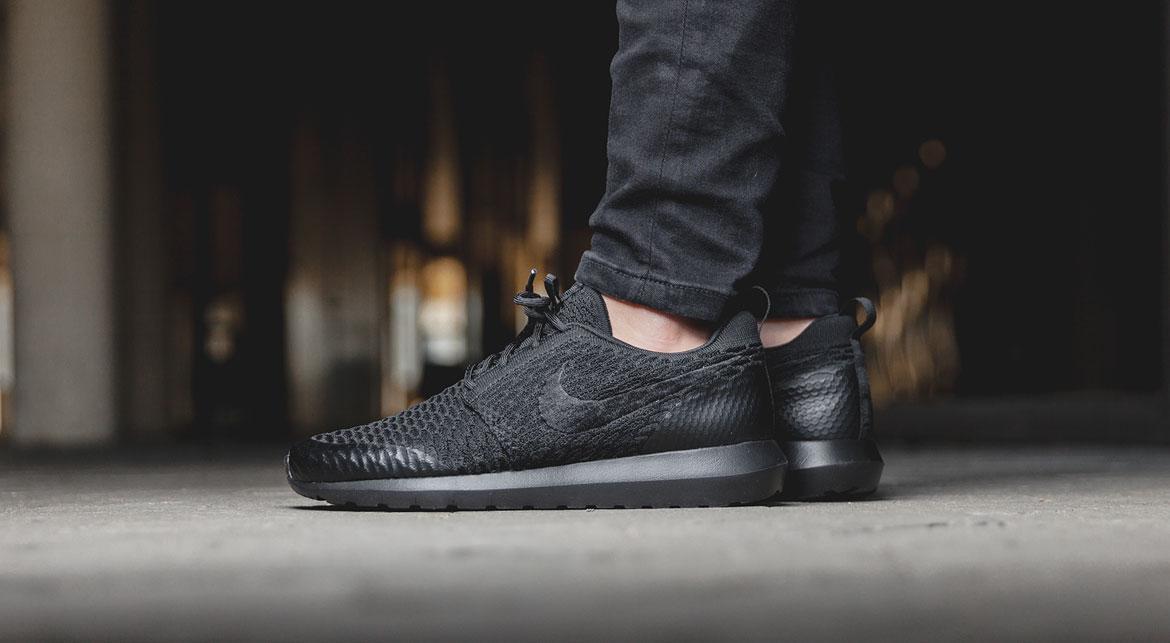 Nike Roshe Nm Flyknit Se "All Black" - Image 2