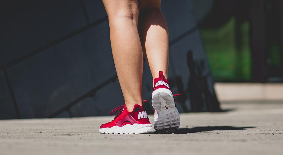 Nike Wmns Air Huarache Run Ultra "Noble Red"