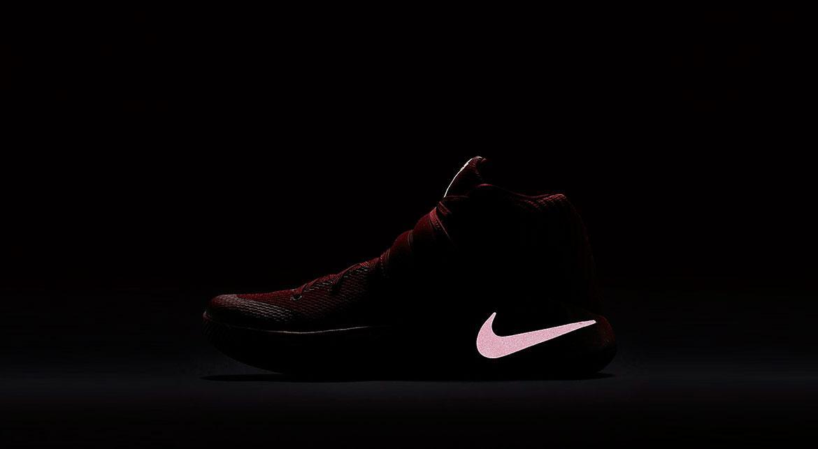 nike hyperdunk kyrie 2