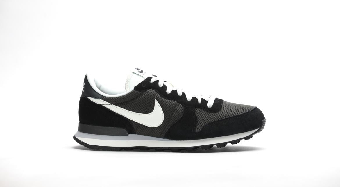 Nike Internationalist "Deep Pewter"