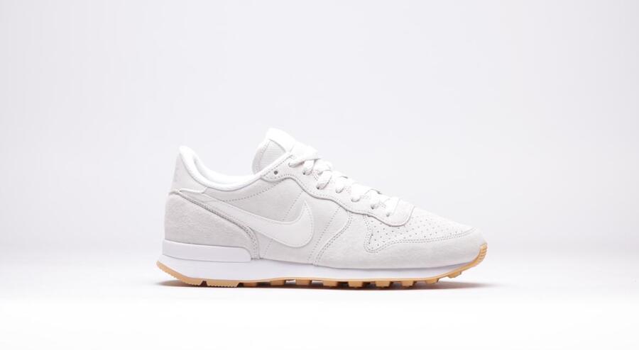nike internationalist phantom white