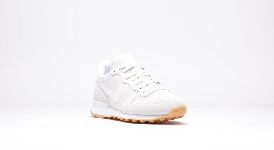 nike internationalist phantom white