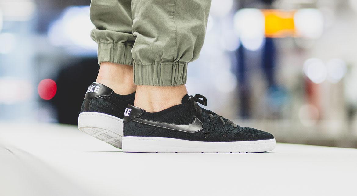 nike tennis classic ultra flyknit black