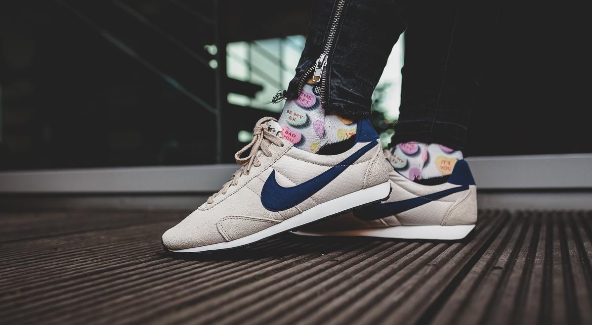 nike pre montreal racer vintage women's