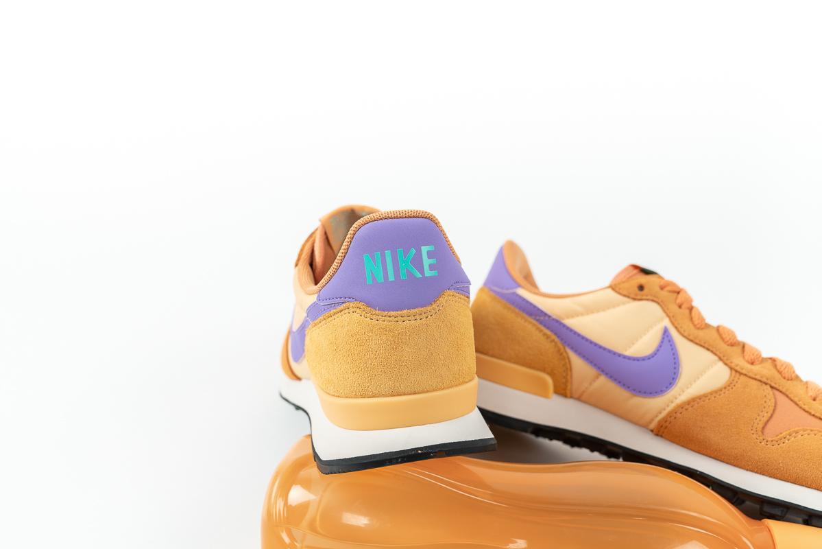 nike internationalist copper moon off 