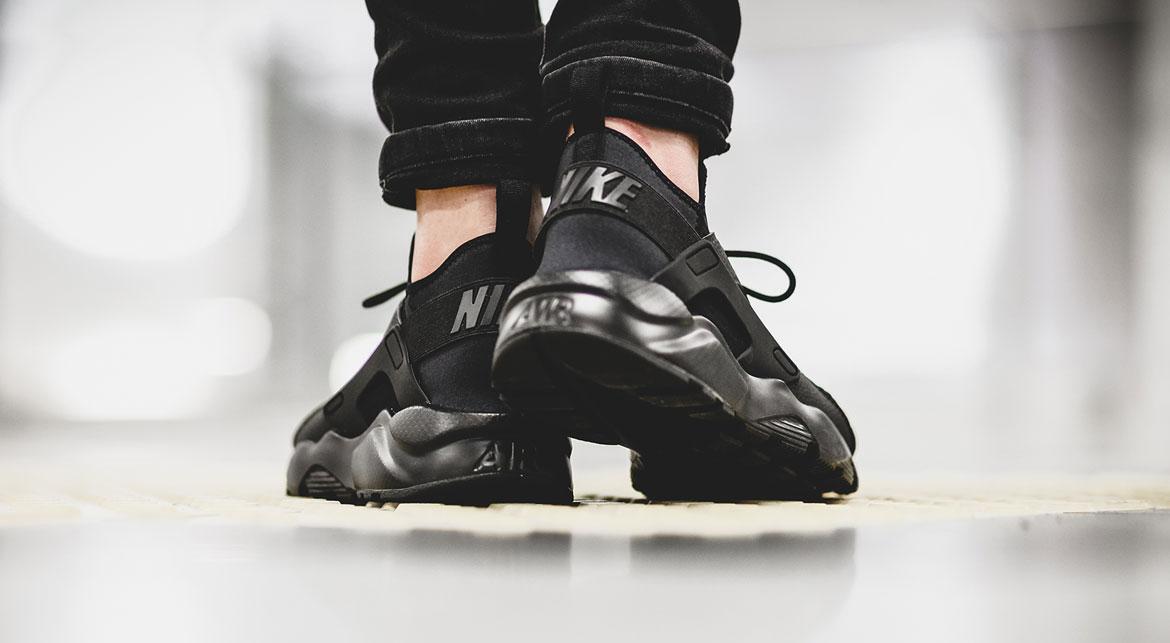 nike huarache run ultra on feet