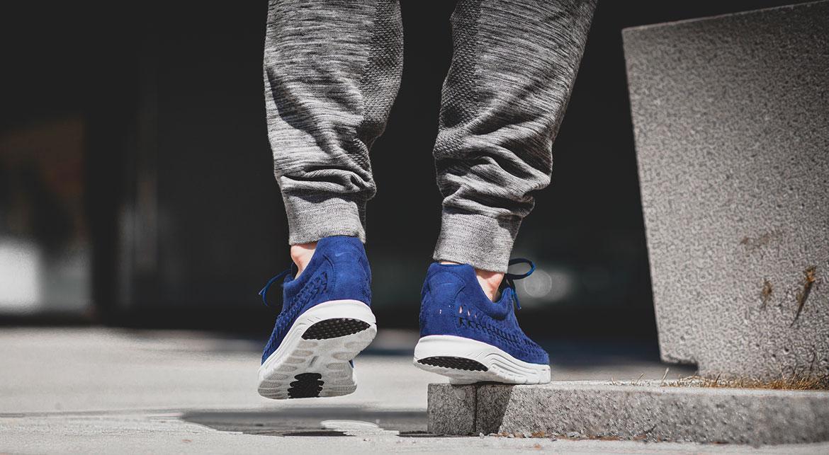 nike mayfly woven blue