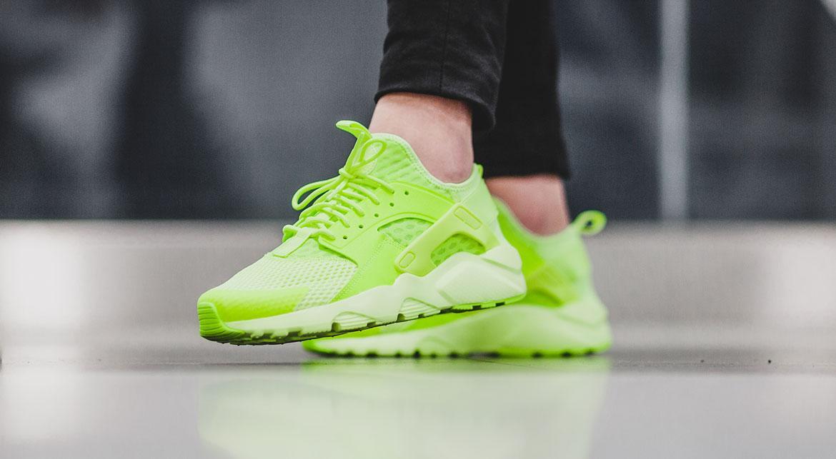 huarache neon green