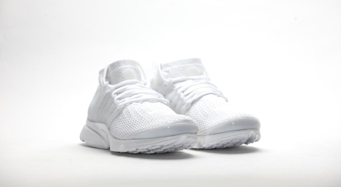 nike air presto ultra flyknit triple white