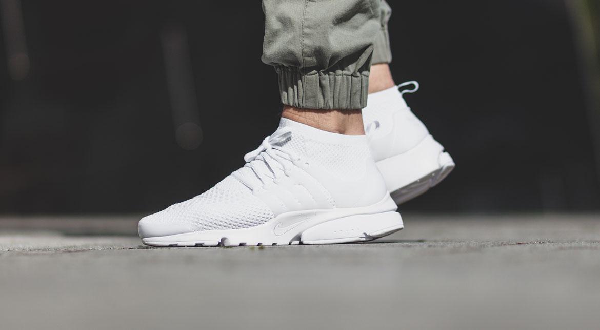 nike air presto ultra flyknit triple white