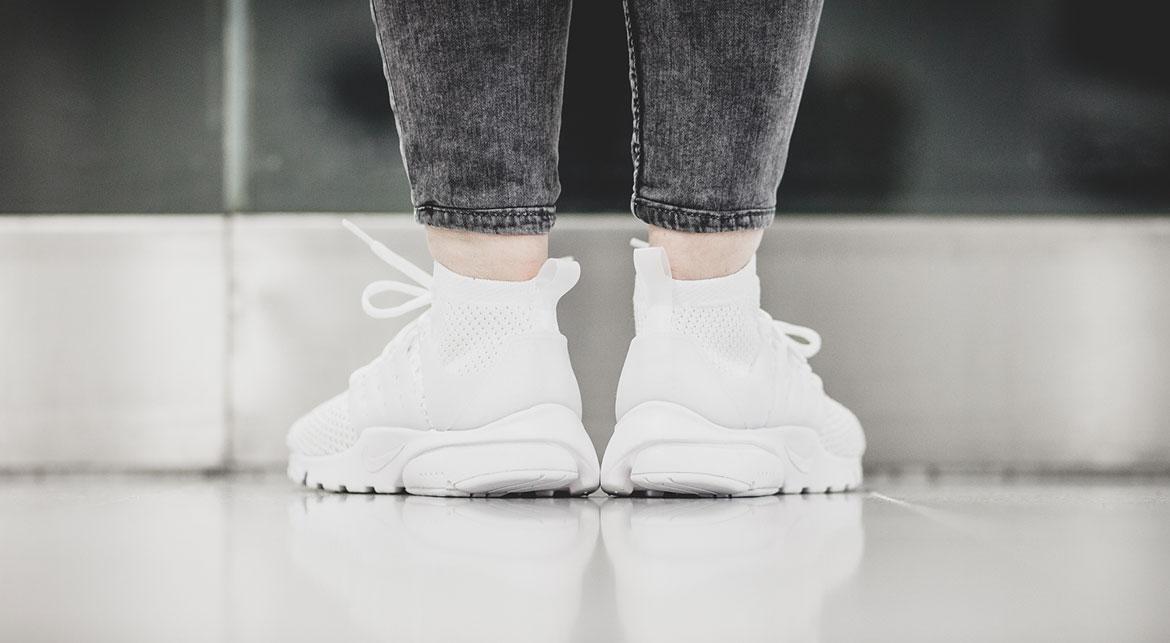 nike air presto ultra flyknit triple white