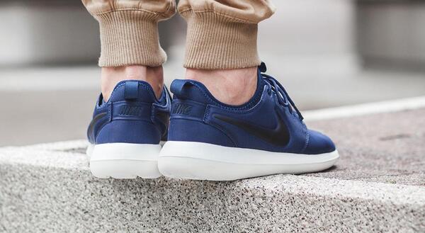 nike roshe 2 navy blue