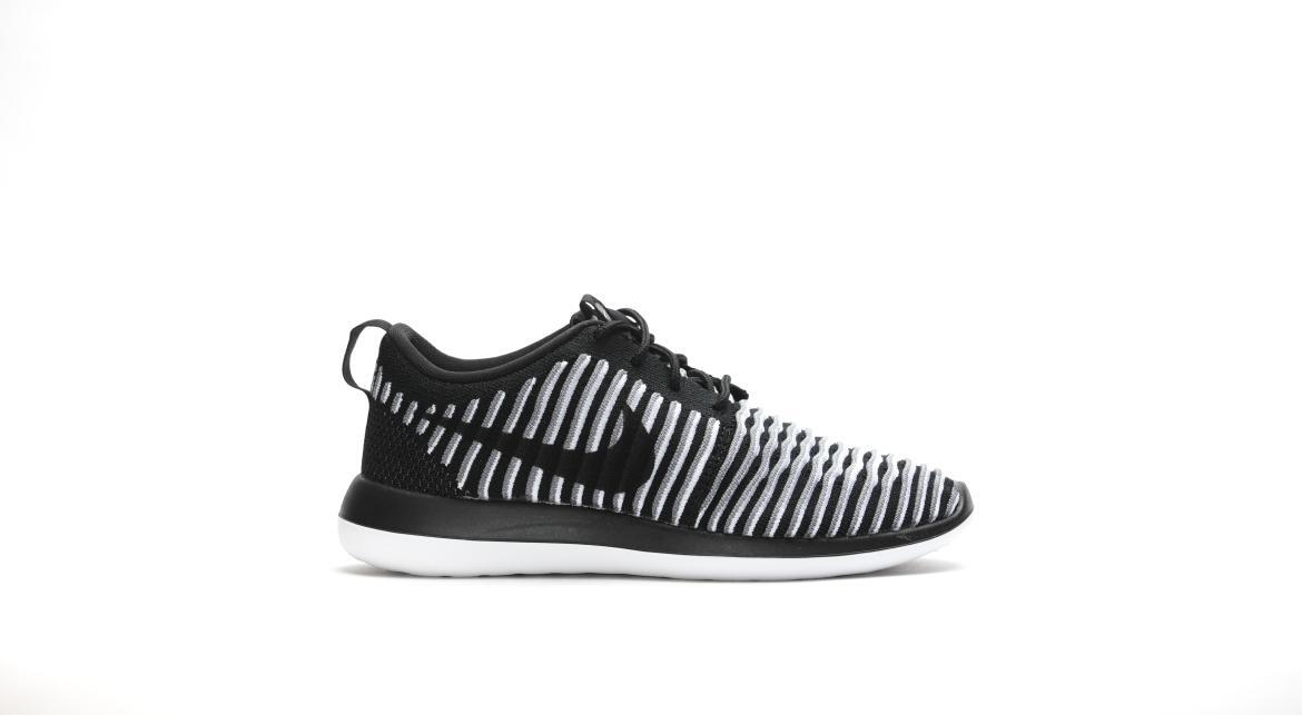 Nike W Roshe Two Flyknit "Black N White"