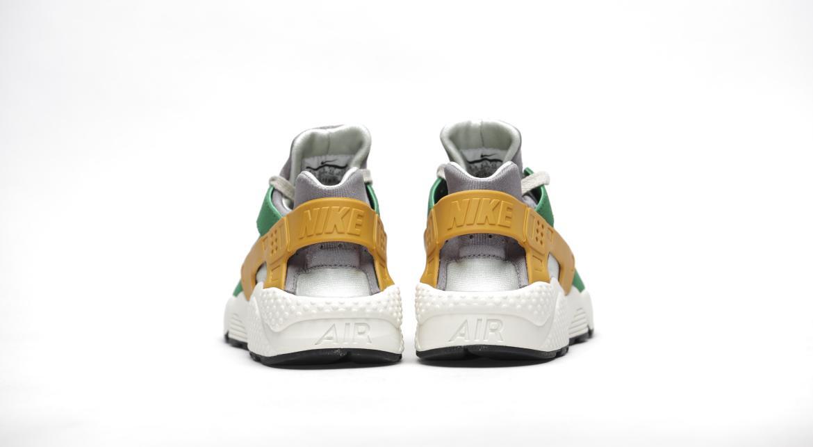 Gold Leaf Nike Huarache Run Gold Nike Shoes Nike Air Huarache Run